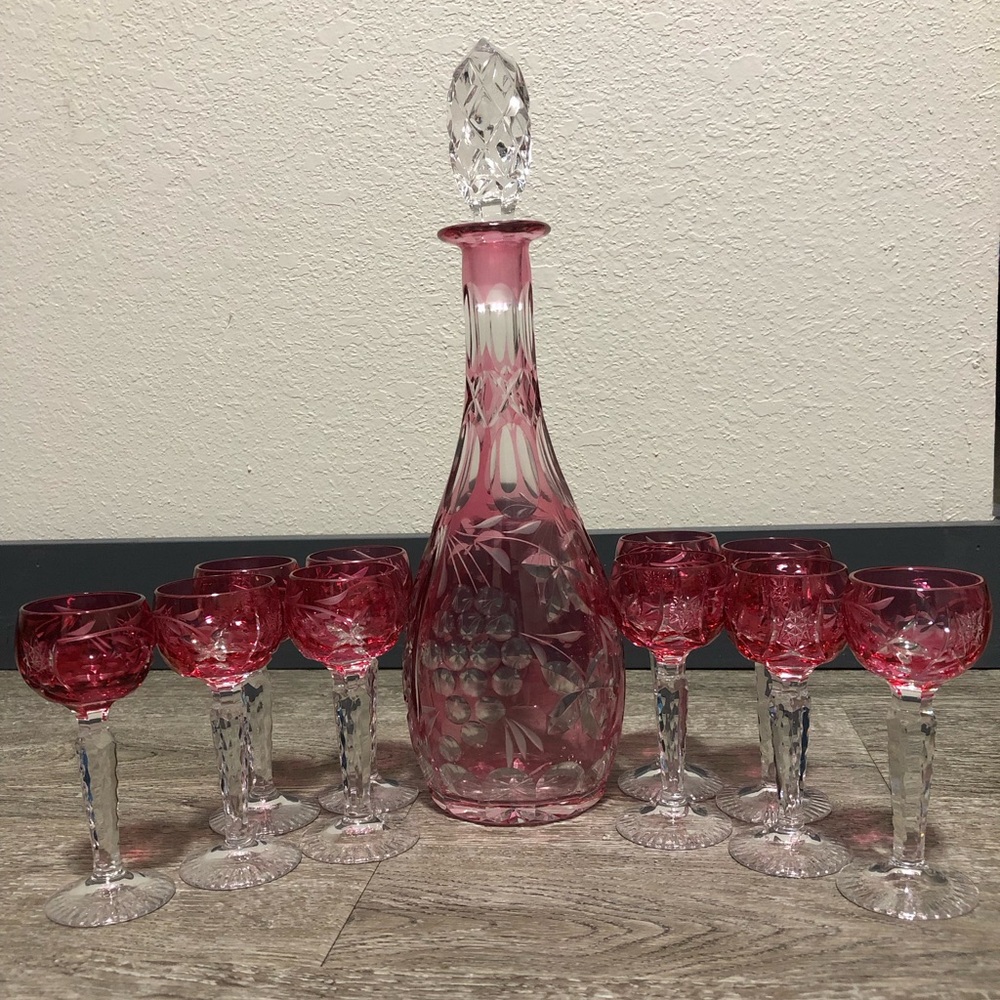 NACHTMANN TRAUBE 14.5" HEAVY CRYSTAL CRANBERRY CUT TO CLEAR DECANTER & glasses